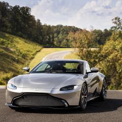 Aston Martin Vantage Tungsten Silver 18